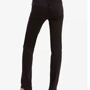 Women's Classic Straight-Leg Jean